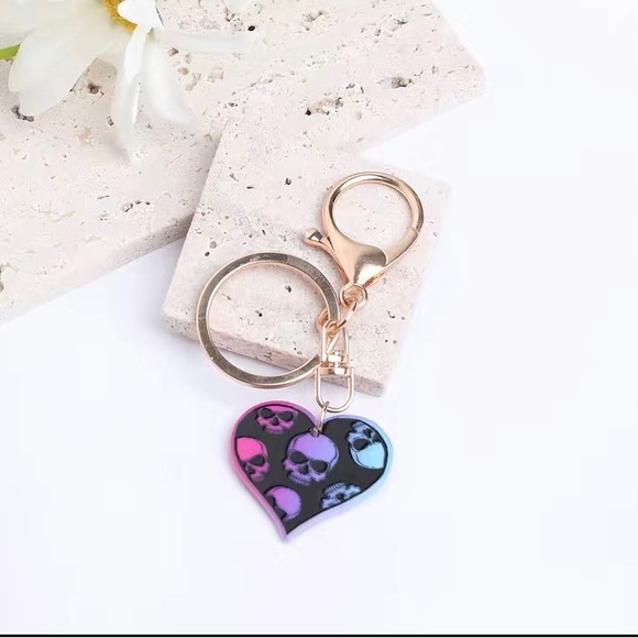 💀 ❤️ bag charm/ keychain - Picture 1 of 3